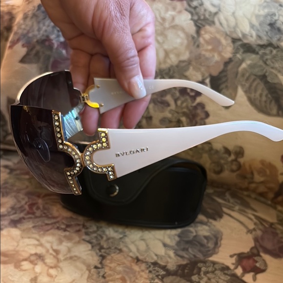 Bulgari Black and White Sunglasses Modern Accessories Swarofski crystals - Picture 4 of 7